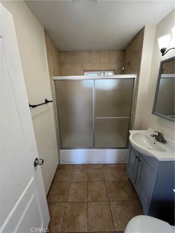 5216 S Budlong, Los Angeles, CA 90037
