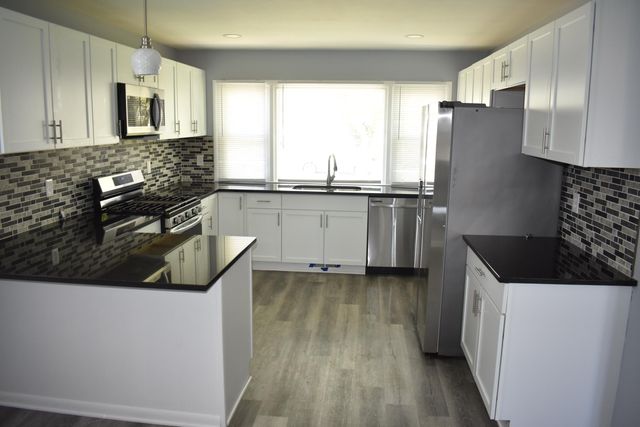 1415 W 62nd Avenue, Merrillville, IN 46410