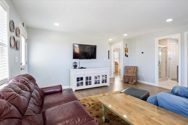 72 Island Path, Hampton, NH 03842
