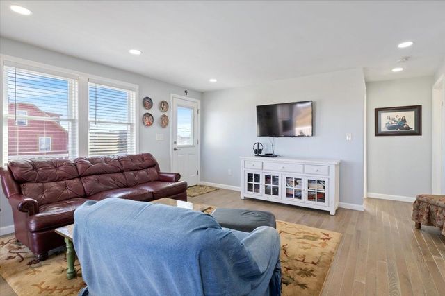 72 Island Path, Hampton, NH 03842