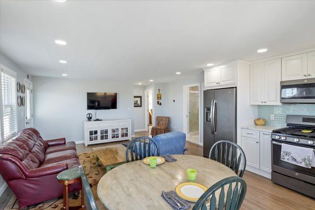 72 Island Path, Hampton, NH 03842