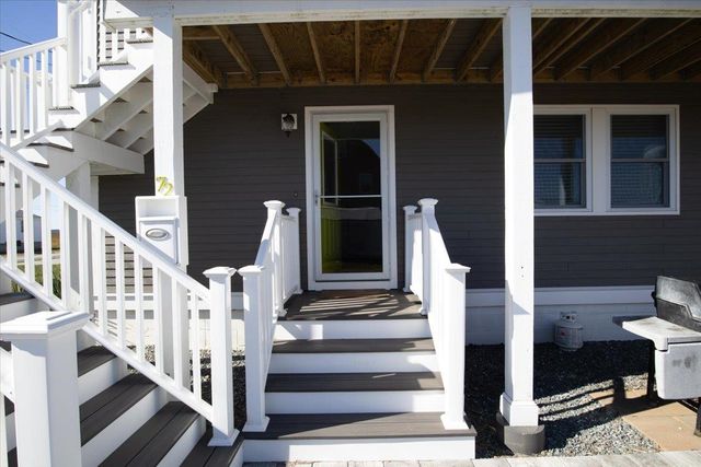 72 Island Path, Hampton, NH 03842