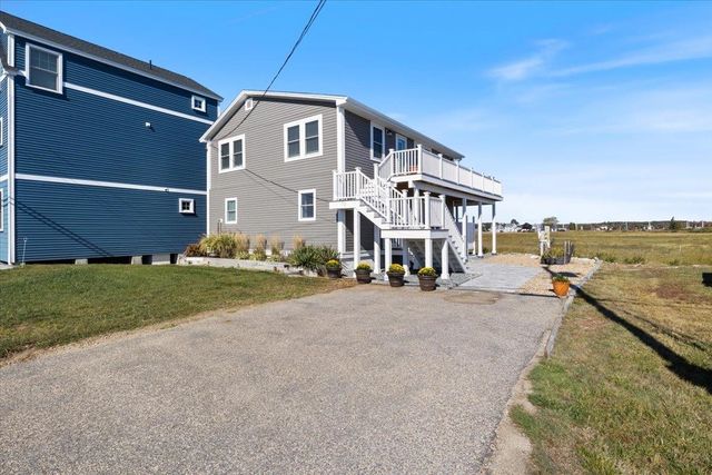 72 Island Path, Hampton, NH 03842