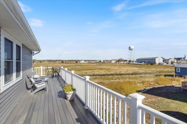 72 Island Path, Hampton, NH 03842
