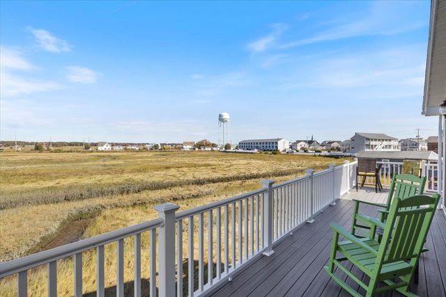 72 Island Path, Hampton, NH 03842