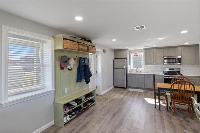 72 Island Path, Hampton, NH 03842