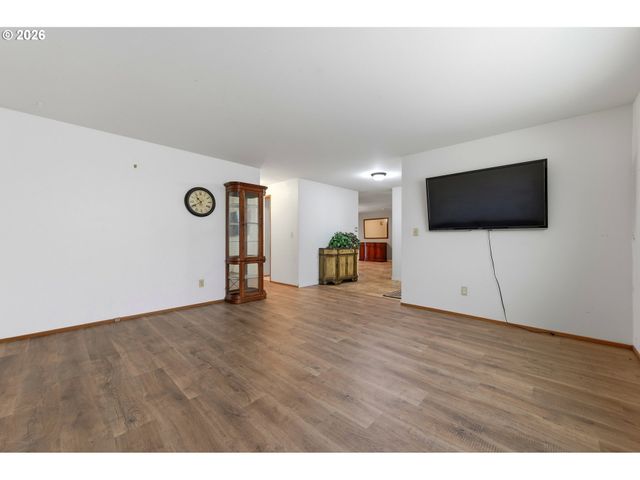 91153 N MILLER St, Eugene, OR 97408