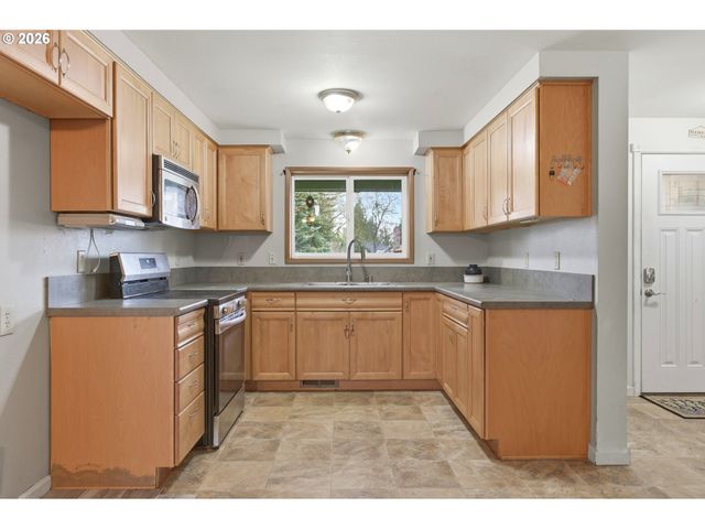 91153 N MILLER St, Eugene, OR 97408