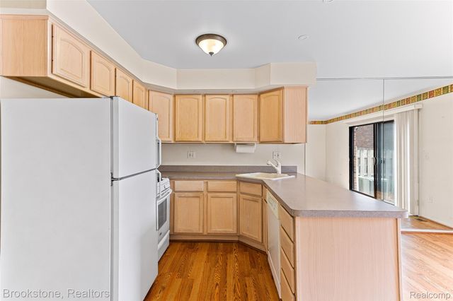 13408 Denver Circle N, Sterling Heights, MI 48312