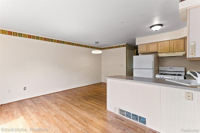 13408 Denver Circle N, Sterling Heights, MI 48312