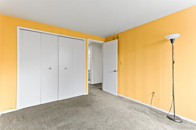 13408 Denver Circle N, Sterling Heights, MI 48312