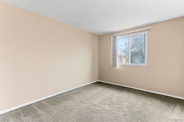 13408 Denver Circle N, Sterling Heights, MI 48312