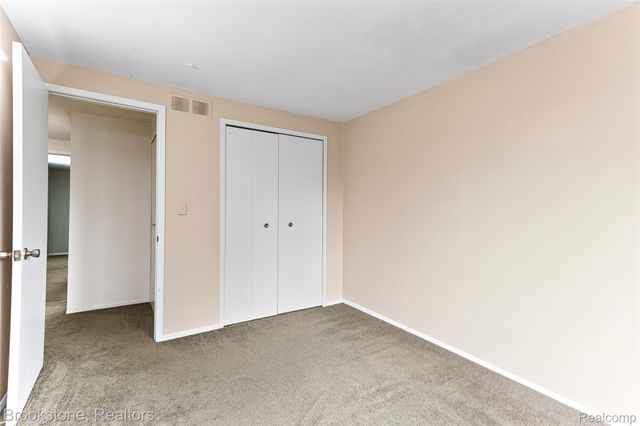 13408 Denver Circle N, Sterling Heights, MI 48312
