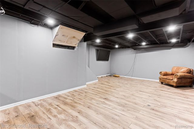 13408 Denver Circle N, Sterling Heights, MI 48312