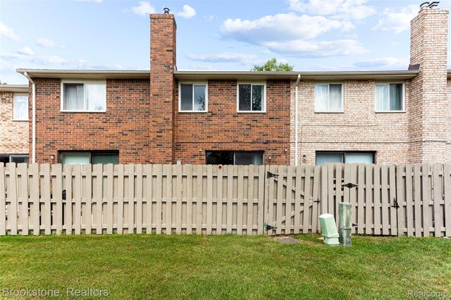 13408 Denver Circle N, Sterling Heights, MI 48312