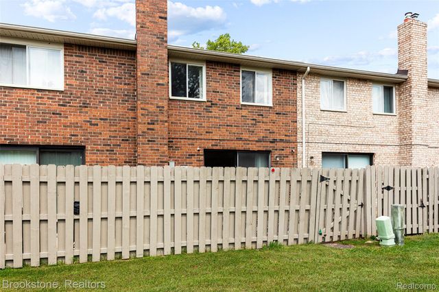 13408 Denver Circle N, Sterling Heights, MI 48312