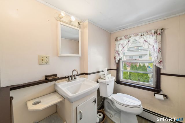 7 Hamburg Street, Shelton, CT 06484