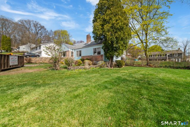 7 Hamburg Street, Shelton, CT 06484