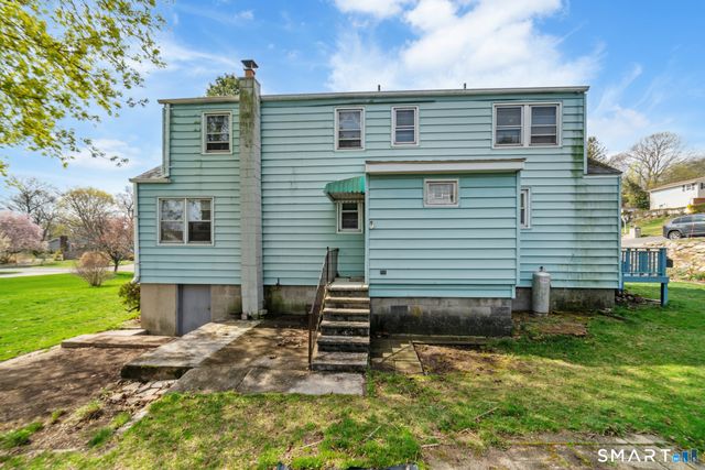 7 Hamburg Street, Shelton, CT 06484