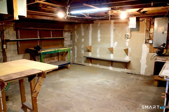 7 Hamburg Street, Shelton, CT 06484