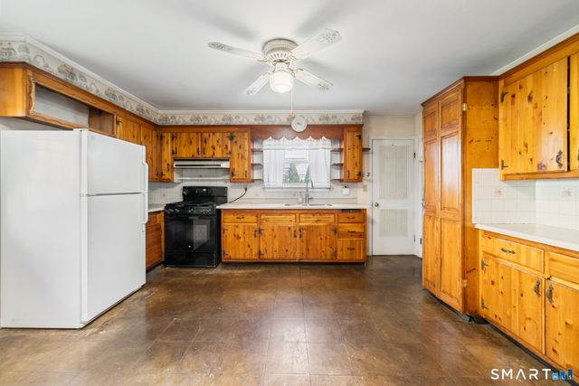 7 Hamburg Street, Shelton, CT 06484