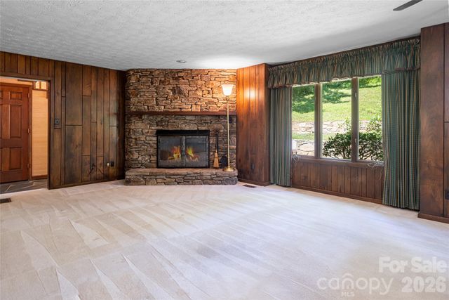 25 E Forest Road, Asheville, NC 28803