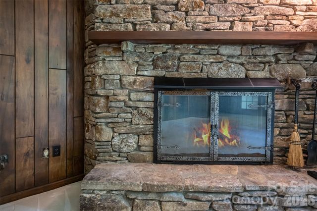 25 E Forest Road, Asheville, NC 28803