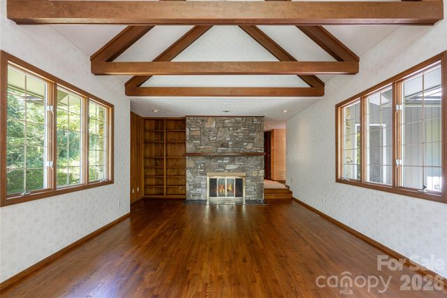 25 E Forest Road, Asheville, NC 28803