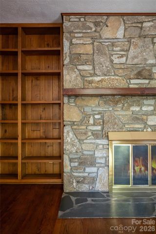 25 E Forest Road, Asheville, NC 28803