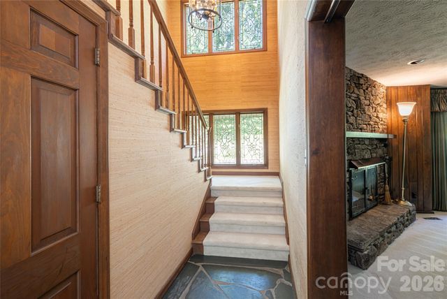25 E Forest Road, Asheville, NC 28803