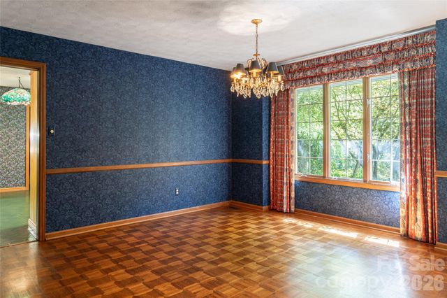 25 E Forest Road, Asheville, NC 28803