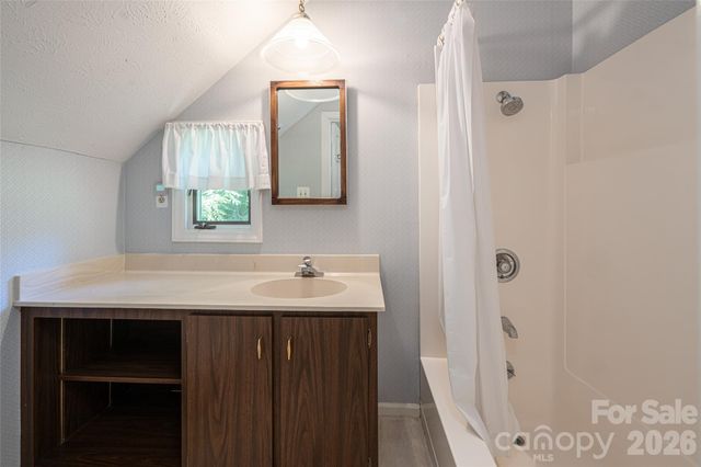 25 E Forest Road, Asheville, NC 28803