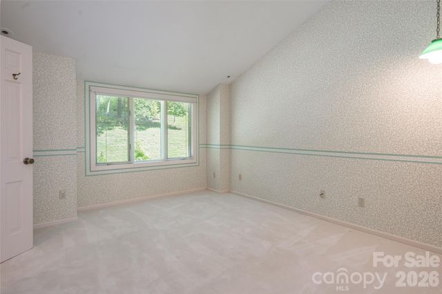 25 E Forest Road, Asheville, NC 28803