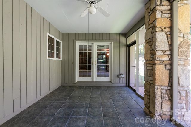 25 E Forest Road, Asheville, NC 28803
