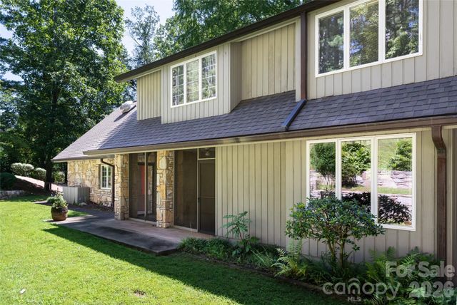 25 E Forest Road, Asheville, NC 28803