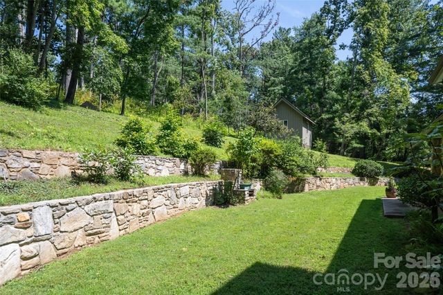 25 E Forest Road, Asheville, NC 28803