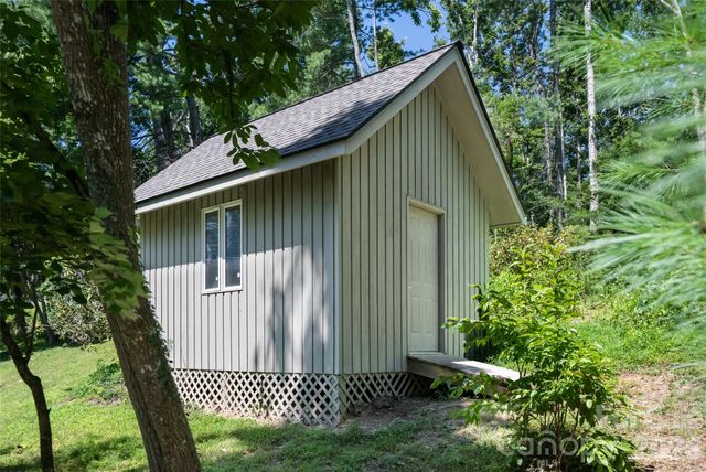 25 E Forest Road, Asheville, NC 28803
