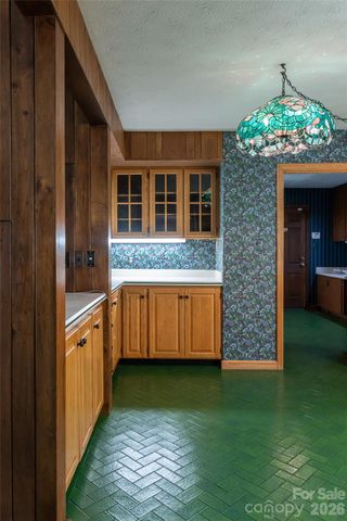 25 E Forest Road, Asheville, NC 28803