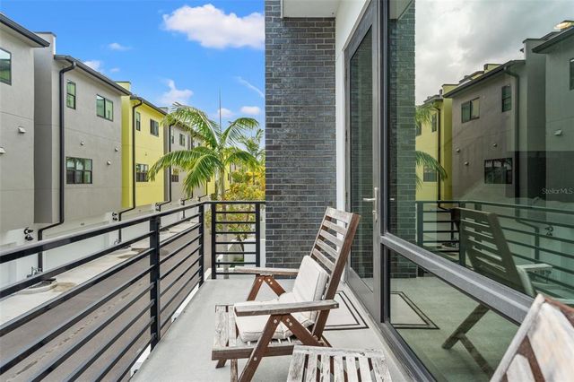 907 ARLINGTON AVENUE N, St Petersburg, FL 33705