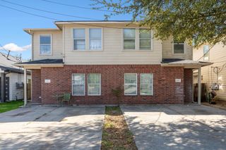 4340 Phlox Street A/B, Houston, TX 77051