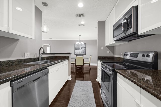 2379 Briarwest Boulevard 85, Houston, TX 77077