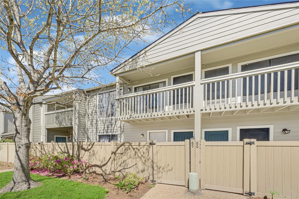 2379 Briarwest Boulevard 85, Houston, TX 77077