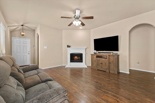 8741 Sierra Trail, Cross Roads, TX 76227