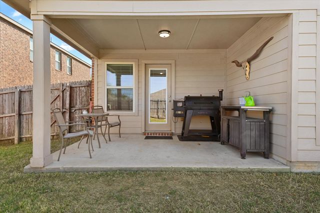 8741 Sierra Trail, Cross Roads, TX 76227