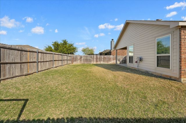 8741 Sierra Trail, Cross Roads, TX 76227