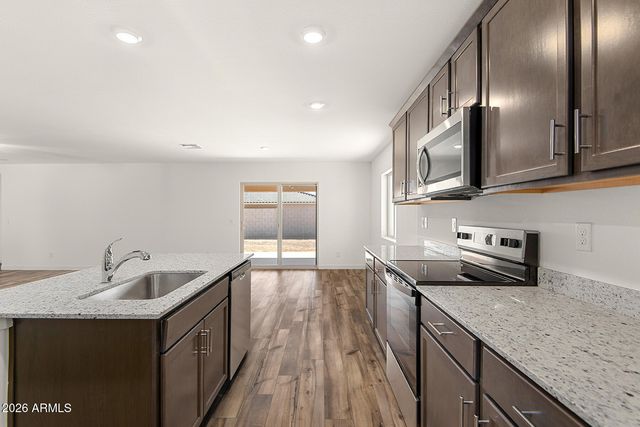 649 W RED HAWK Court, Casa Grande, AZ 85122