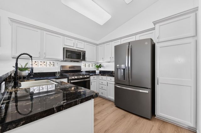 7232 Delta Breeze Ln, Roseville, CA 95747