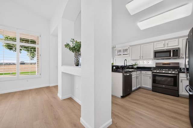 7232 Delta Breeze Ln, Roseville, CA 95747
