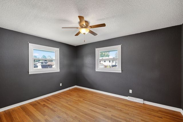6820 NW 5th Court, Des Moines, IA 50313