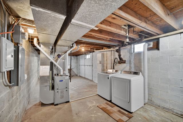 6820 NW 5th Court, Des Moines, IA 50313